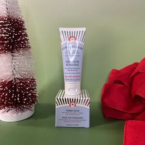 First Aid Beauty Bundle 🎄 Firming Cream with Peptides, Niacinamide + Collagen
